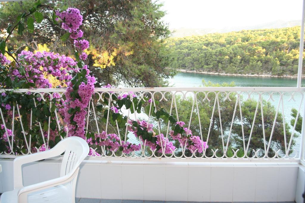 Apartment Bugenvila Vrboska